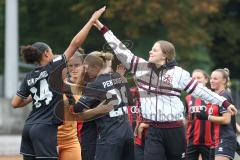 2. Frauen Bundesliga - Saison 2025/26- FC Ingolstadt 04 - VFL Wolfsburg - Melissa Kuya Kuya -Strobel (Nr.14 - FC Ingolstadt Frauen I) - Torwart Anna-Lena Daum (Nr.22 - FC Ingolstadt Frauen I) - Foto: Meyer Jürgen