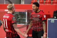 3. Liga; FC Ingolstadt 04 - Erzgebirge Aue; Tor Jubel Treffer Justin Butler (31, FCI) mit Tobias Bech (11, FCI)