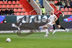 3. Liga; FC Ingolstadt 04 - Rot-Weiss Essen; Torchance Tobias Bech (11, FCI) Herzenbruch Felix ( RWE)