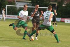 Kreisliga - SV Manching II — FC Fatih Spor Ingolstadt -  Akif Abasikeles schwarz Fatih Ingolstadt - Elias Bauer weiss Manching - Foto: Jürgen Meyer