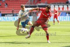 3. Liga; FC Ingolstadt 04 - FC Hansa Rostock; Fredrik Carlsen (8, FCI) Zweikampf Kampf um den Ball