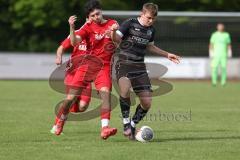 Bezirksliga - Saison 2025/26 - FC Fatih Ingolstadt - TSV Rohrbach - Nico Elfinger schwarz Rohrbach  - Muhammedcan Tural rot Fatih links - Foto: Meyer Jürgen