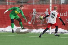 Schanzer Amateurcup 2026 - TSV Kösching - TSV Wolnzach-  - Ibo Miller weiss Wolnzach mit einer Torchance - Michael Zimmermann Torwart Kösching - Foto: Meyer Jürgen