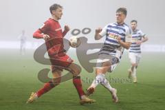 3. Liga; FC Ingolstadt 04 - MSV Duisburg; Zweikampf Kampf um den Ball Foul Julian Kügel (29, FCI) Schlicke Ben (40 MSV)