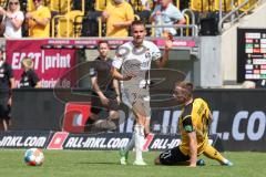 2.BL; Dynamo Dresden - FC Ingolstadt 04, Filip Bilbija (35, FCI) Sollbauer Michael (21 DD)