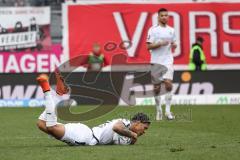 3. Liga; SV Wehen Wiesbaden - FC Ingolstadt 04; Bauchlandung mit Ball Justin Butler (31, FCI)