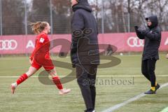 2. Frauen-Bundesliga - Saison 2021/2022 - FC Ingolstadt 04 - FC Bayern München II - Der 2:2 Ausgleichstreffer durch Maier Ramona (#18 FCI) - jubel - Foto: Meyer Jürgen