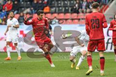 3. Liga; FC Ingolstadt 04 - TSG Hoffenheim II; Fredrik Carlsen (8, FCI) Torchance verpasst schießt Lässig Valentin (6 TSG) an