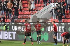 Relegation 1 - FC Ingolstadt 04 - VfL Osnabrück - Tor Jubel, Dennis Eckert Ayensa (7, FCI) überwindet Torwart Kühn Philipp (22 VfL) zum 3:0, Jubel mit den Fans, Tobias Schröck (21, FCI) Dominik Franke (3 FCI) Filip Bilbija (35, FCI) Marc Stendera (10, FCI