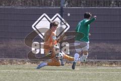 U19 - Nachwuchsliga -  - Saison 2024/25 - FC Ingolstadt 04 - 1. FC Schweinfurth - David Klein Torwart FCI pariert vor Nicklas Schusser grün Schweinfurth  - XXXXX - Foto: Meyer Jürgen