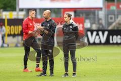 3. Liga; SV Sandhausen - FC Ingolstadt 04; vor dem Spiel Co-Trainer Maniyel Nergiz (FCI) Cheftrainerin Sabrina Wittmann (FCI) Mladen Cvjetinovic (19, FCI)