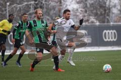 3. Liga; Testspiel, FC Ingolstadt 04 - SpVgg Greuther Fürth; Zweikampf Kampf um den Ball Pascal Testroet (37, FCI) Sebastian Giesbeck (22 Fürth) Maximilian Dietz (30 Fürth)