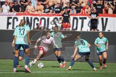 2. Frauen-Bundesliga; FC Ingolstadt 04 - SC Sand; versucht durch die Abwehr zu kommen, Penzkofer Nina (29 FCI) Schaer Ronja (13 Sand)  Fischer Milena (6 Sand) Fischer Leni (11 Sand)