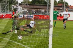 Toto-Pokal Donau/Isar 21/22 - TSV Gaimersheim - FC Gerolfing - Der 0:2 Führungstreffer für Gerolfing - Lukas Achhammer grün Gerolfing - Benedikt Leixner Torwart Gaimersheim - Foto: Meyer Jürgen