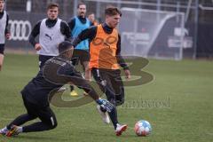 2.BL; FC Ingolstadt 04 - Trainingsstart nach Winterpause, Neuzugänge, Torwart Dejan Stojanovic (FCI) Denis Linsmayer (23, FCI)