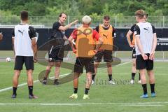 3. Liga; FC Ingolstadt 04 - Trainingsauftakt, Cheftrainer Rüdiger Rehm (FCI) Teambesprechung