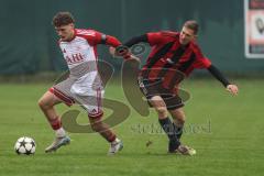 Kreisklasse - Saison 2025/26- Türk SV Ingolstadt - SC Steinberg-  - Enis Kuqanaj weiss Türkisch - Aidan Röttger rot Steinberg - Foto: Meyer Jürgen