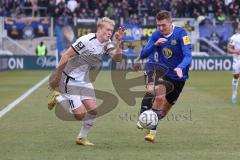 3.Liga - Saison 2022/2023 - 1. FC Saarbrücken - FC Ingolstadt 04 - Tobias Bech (Nr.11 - FCI) - Pius Krätschmer (Nr.4 - 1.FC Saarbrücken) - Foto: Meyer Jürgen