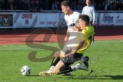 Kreisliga - Saison 2022/2023 - TSV Gaimersheim - FC Hitzhofen/Oberzell - Dennis Huettinger weiss Gaimersheim - Philipp Stipic gelb Hitzhofen - Foto: Meyer Jürgen