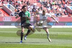 3. Liga; FC Ingolstadt 04 - Hannover 96 II; Zweikampf Kampf um den Ball Yannick Deichmann (20, FCI) Wallner Lukas (44 H96)