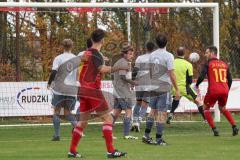 2023_11_5 - SV Kasing - TV Münchsmünster - Kreisliga - Saison 2023/24 -  Der 1:0 Führungstreffer durch - Martin Oblinger rot Kasing - jubel - Michael Baumgartner Torwart Münchsmünster -  Foto: Meyer Jürgen