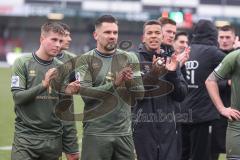 3. Liga; SC Verl - FC Ingolstadt 04; nach dem Spiel Sieg Jubel Freude; Spieler bedanken sich bei den mitgereisten Fans Gustav Christensen (24, FCI) Pascal Testroet (37, FCI) Marcel Costly (22, FCI)
