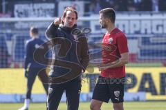 2.BL; Holstein Kiel - FC Ingolstadt 04 - vor dem Spiel Cheftrainer Rüdiger Rehm (FCI) mit Visar Musliu (16, FCI)