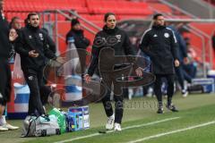 3. Liga; FC Ingolstadt 04 - TSG Hoffenheim II; Cheftrainerin Sabrina Wittmann (FCI) und Co-Trainer Fabian Reichler (FCI)