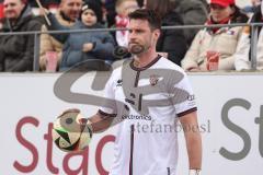 3. Liga; Rot-Weiss Essen - FC Ingolstadt 04; Einwurf Ryan Malone (16, FCI)
