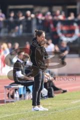 Toto-Pokal; FV Illertissen - FC Ingolstadt 04; Cheftrainerin Sabrina Wittmann (FCI) nachdenklich an der Seitenlinie, Spielerbank