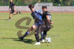 Kreisklasse - Saison 2025/26- TSV Ingolstadt Nord - FC Arnsberg - Marco Meier blau Arnsberg - Valjdrin Stafa schwarz Ing.Nord - Foto: Meyer Jürgen
