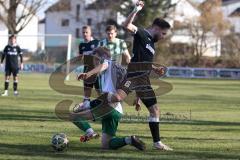 Landesliga - Saison 2025/26 - SV Manching - TSV Schwabmünchen - Rainer Meisinger (Nr.8 - SV Manching) - Schmid Manuel schwarz Schwabmünchen - Foto: Meyer Jürgen