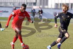 A - Junioren Bundesliga Süd/Südwest -  Saison 2021/2022 - FC Ingolstadt 04 - FC Bayern München - Madougou Ibrahim (#9 FCI) - Foto: Meyer Jürgen