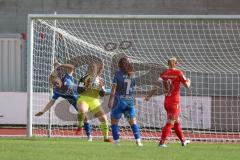 2. Fußball-Liga - Frauen - Saison 2022/2023 - FC Ingolstadt 04 - SC Sand - Torwart Maier Franziska (Nr.1 - FC Ingolstadt 04 ) fängt den Ball sicher - König Cindy blau SC Sand - Foto: Meyer Jürgen