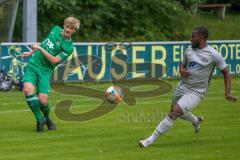 BZL - Bezirksliga Oberbayern Nord - Saison 2021/22 - SV Manching - SV Dornach - Maisinger Rainer grün Manching - Abasse Malik grau Dornbach - Foto: Jürgen Meyer