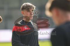 3. Liga; SC Verl - FC Ingolstadt 04; vor dem Spiel Elias Decker (3, FCI)