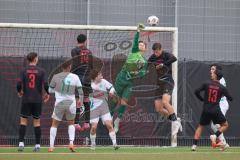 *** Bayernliga Nord - Saison 2025/26 - FC Ingolstadt 04 II - TSV Neudrossenfeld - Berkay Oztürk (Nr.14 - FC Ingolstadt II) - Torwart Raphael Eßlinger (Nr.12 - FC Ingolstadt II) - Foto: Meyer Jürgen