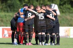 Kreisklasse - Saison 2023/2024 -SV Zuchering - SV Oberstimm - Die Mannschaft bildet einen Kreis vor dem Spiel - Foto: Meyer Jürgen