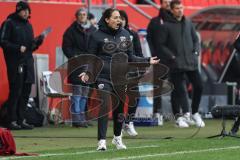 3. Liga; FC Ingolstadt 04 - Rot-Weiss Essen; an der Seitenlinie, Spielerbank Cheftrainerin Sabrina Wittmann (FCI)