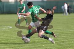 Kreisliga - Saison 2023/24 - Türkisch SV Ing - FC Gerolfing -  - Anastasios Porfyriadis grün Gerolfing - Daniel Drotleff schwarz Türkisch - Foto: Meyer Jürgen