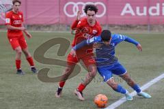 A-Junioren - Bundesliga Süd FC Ingolstadt 04 - TSG 1899 Hoffenheim - Giulio Conti (Nr.16 - FCI A-Junioren) rot - Dagdeviren Diren blau Hoffenheim -  Foto: Meyer Jürgen