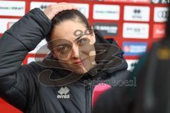 3. Liga; FC Ingolstadt 04 - TSV Havelse; vor dem Spiel Cheftrainerin Sabrina Wittmann (FCI)
