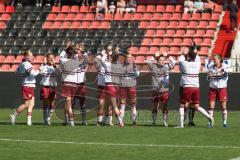 2. Bundesliga Frauen - Saison 2025/26 - FC Ingolstadt 04 Frauen - SC Sand - Die Spielerinnen klatschen sich ab vor dem Spiel - XXXXX - Foto: Meyer Jürgen