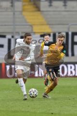 3. Liga - Dynamo Dresden - FC Ingolstadt 04 - Angriff Rico Preisinger (6, FCI) Kade Julius (20 Dresden)