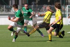 Kreisliga - Saison 2023/2024 - FC Gerolfing - FC Hitzhofen/Oberzell - Bastian Heigl grün Gerolfing - Matthias Wild gelb Hitzhofen - Foto: Meyer Jürgen