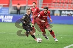 3. Liga; FC Ingolstadt 04 - Rot-Weiss Essen; Dennis Kaygin (10, FCI) Zweikampf Kampf um den Ball Obuz Marvin (10 RWE)