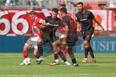 3. Liga - Saison 2025/26 - Energie Cottbus - FC Ingolstadt 04  - Jonas Hofmann (Nr.6 - FC Energie Cottbus) - Mads Borchers (Nr.9 - FC Ingolstadt 04) - Foto: Meyer Jürgen