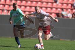 2. Bundesliga Frauen - Saison 2025/26 - FC Ingolstadt 04 Frauen - SC Sand - Nina Penzkofer (Nr.29 - FC Ingolstadt Frauen I) - Fischer Milena grün SC Sand  - Foto: Meyer Jürgen
