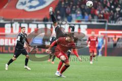 3. Liga; FC Ingolstadt 04 - Rot-Weiss Essen; Zweikampf Kampf um den Ball Dennis Kaygin (10, FCI) Rios Alonso José-Enrique (23 RWE)
