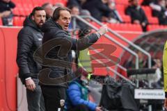 2.BL; FC Ingolstadt 04 - FC ST. Pauli; schreit an der Seitenlinie, Spielerbank Cheftrainer Rüdiger Rehm (FCI) Sportmanager Malte Metzelder (FCI)